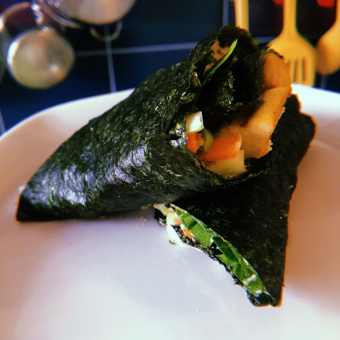 Nori burrito with avocado, tofu & cashew cheese
