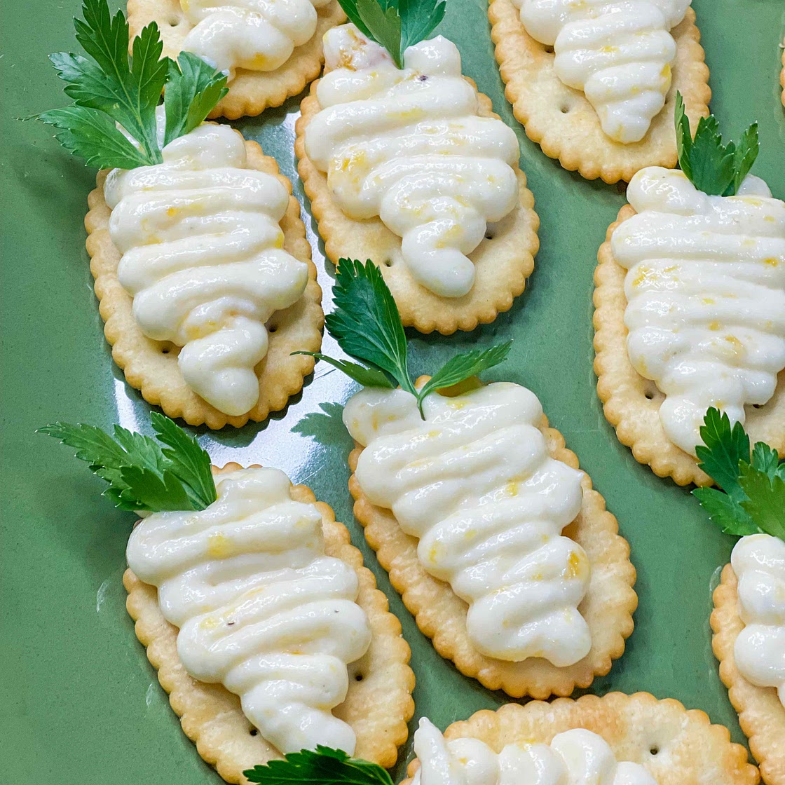 Carrot dip crackers 