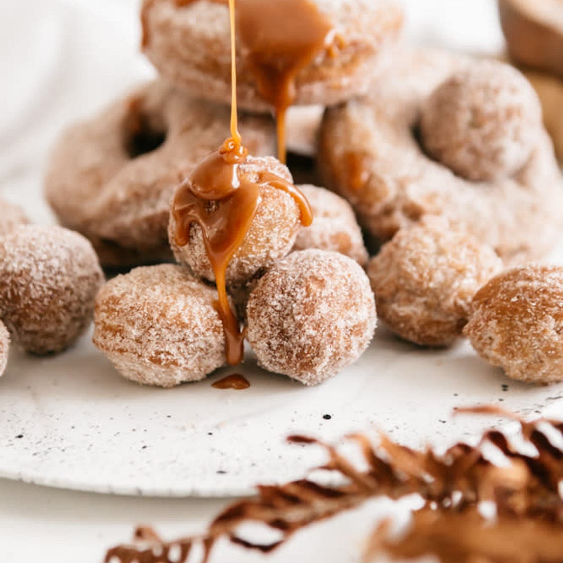🍩 Cinnamon Sugar Doughnut Holes with Caramel 🍩 