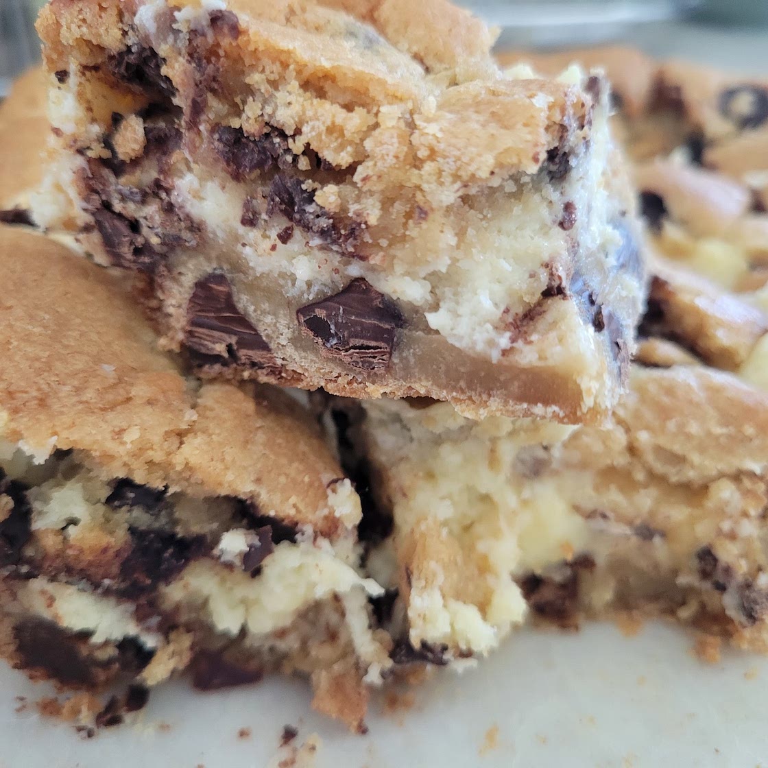 Chocolate Chip Cheescake Bars