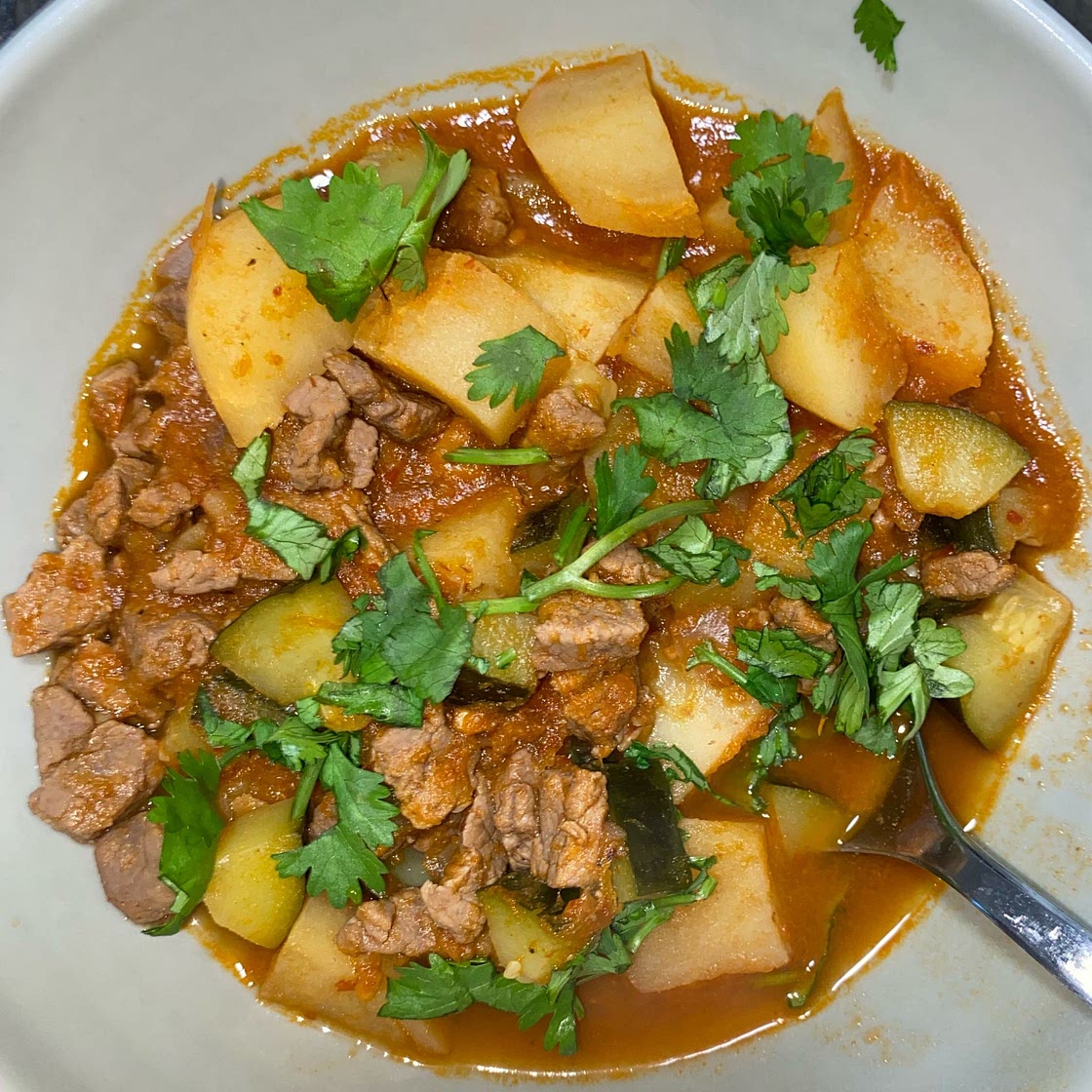 Carne en Salsa Roja