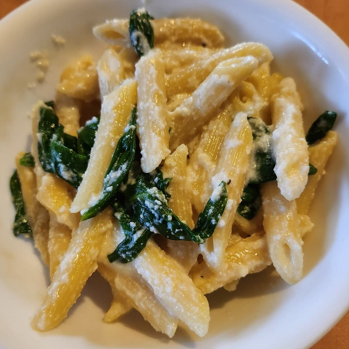 Creamy Spinach and Ricotta Pasta with Walnuts
