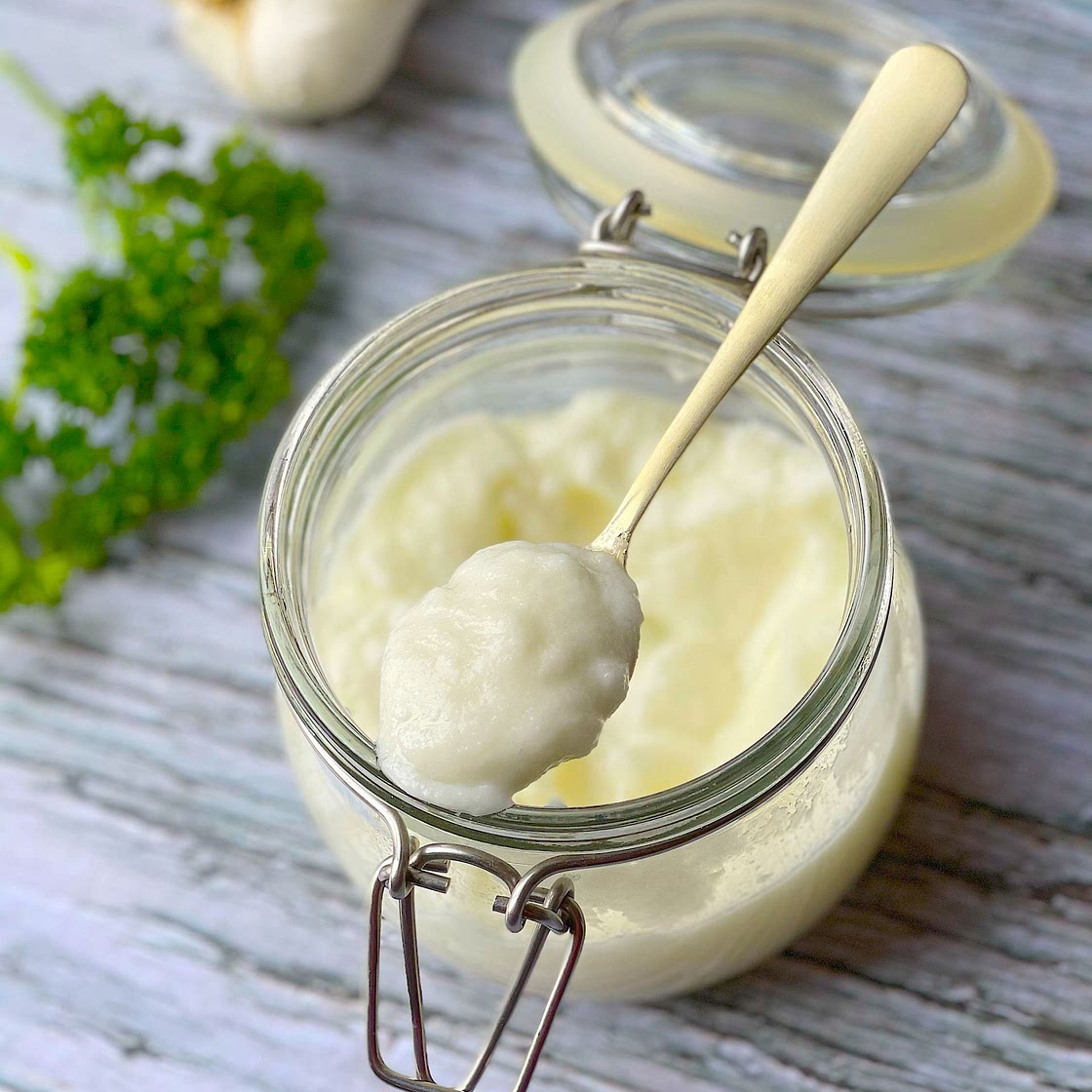 Toum (Vegan Garlic Sauce)