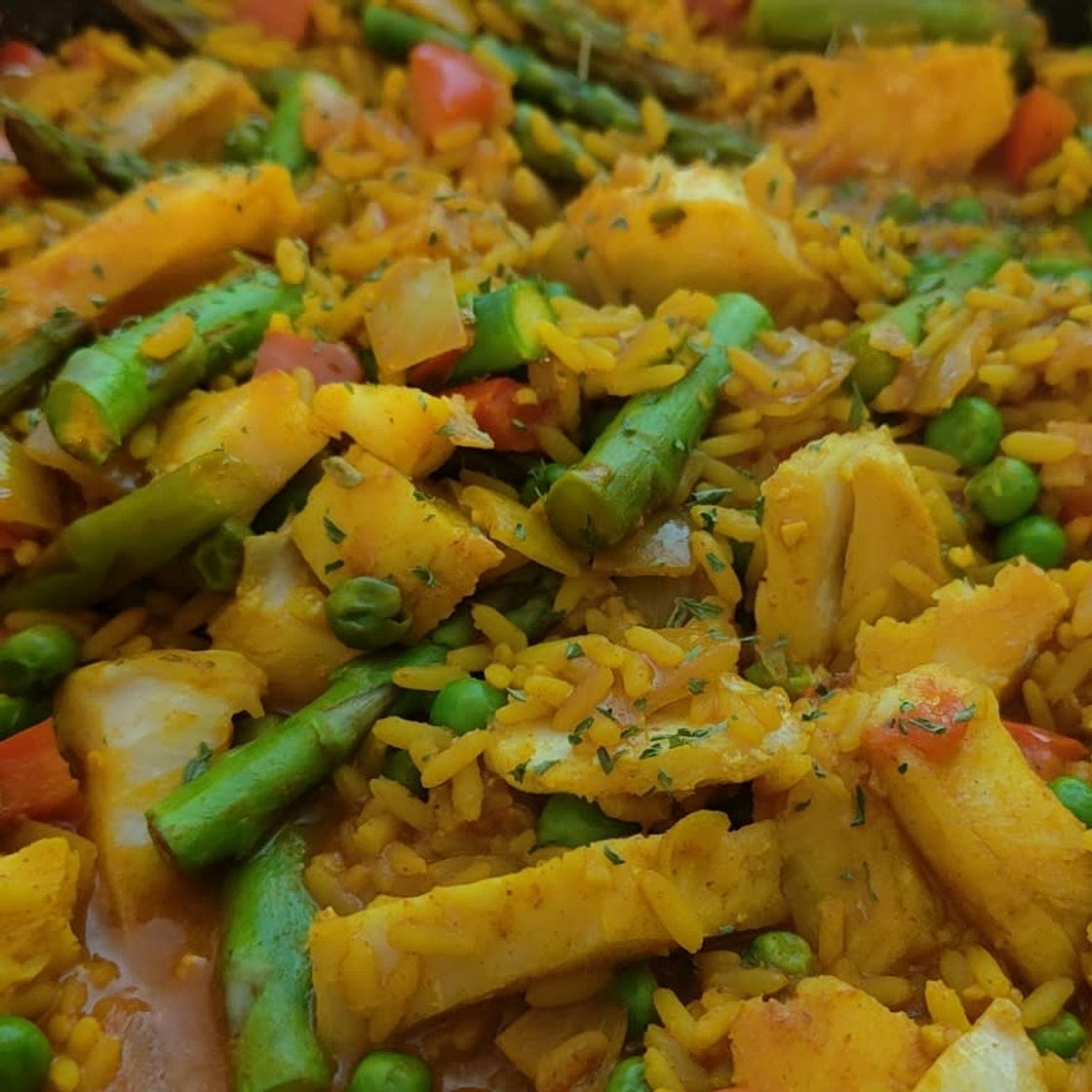 Smoked paprika paella with cod & peas