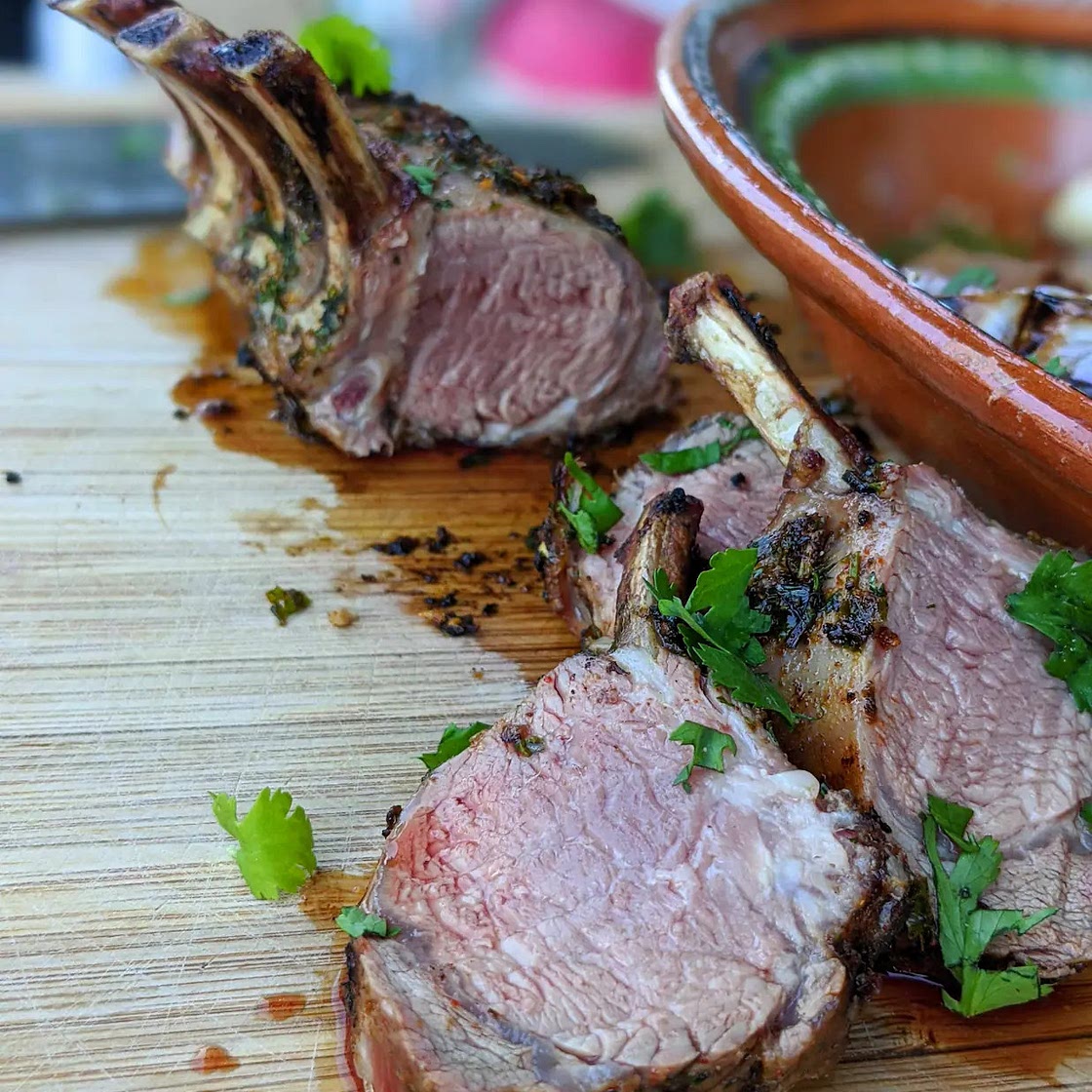 Carré d'agneau au barbecue
