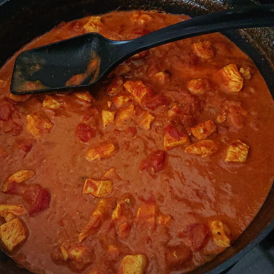 coconut milk chicken and tomatoes 