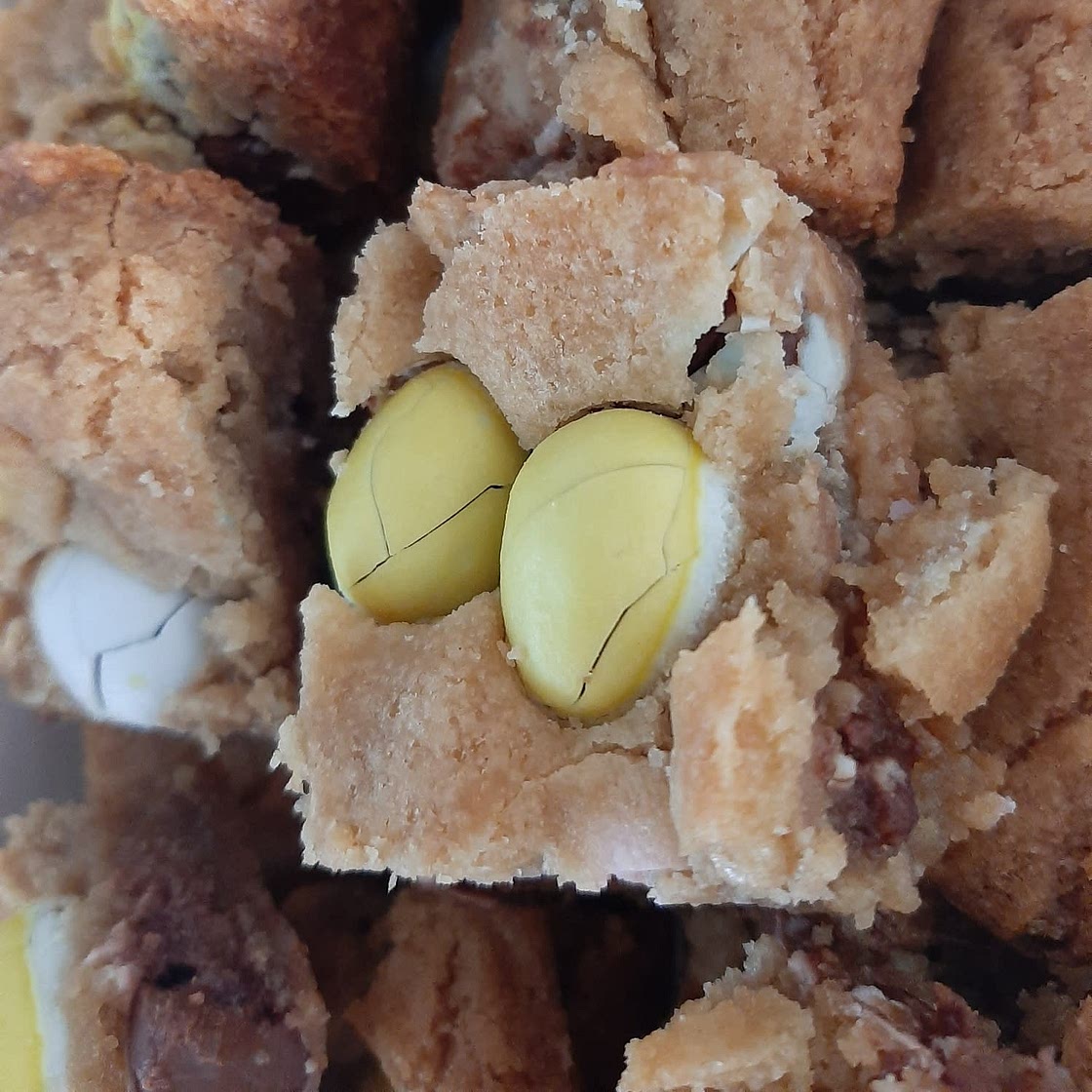 Easter Egg Blondies