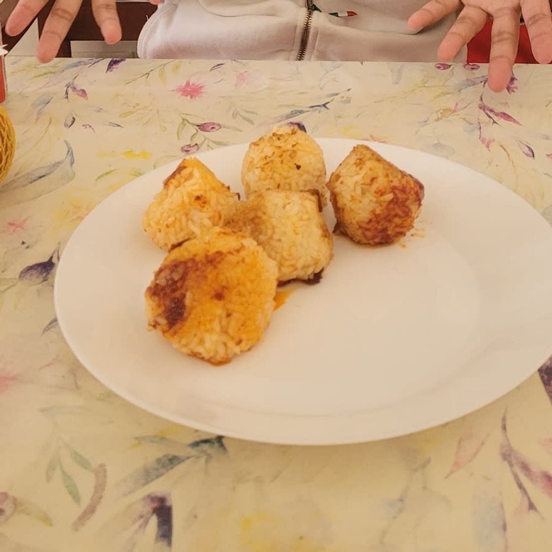 Gochujang Cheesy Rice Balls (Spicy Yaki Onigiri)