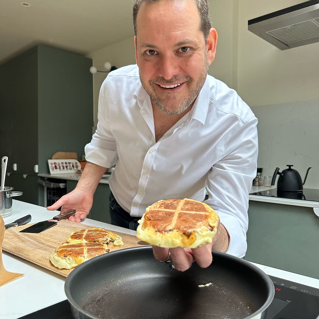 Kimcheese Hot cross bun toastie