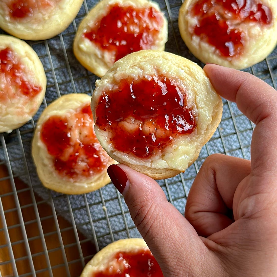 Crescent roll cookies
