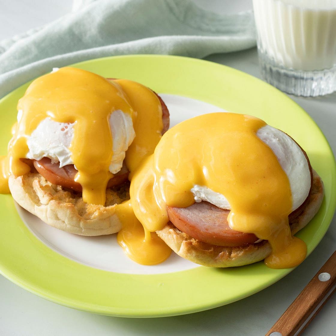 Quick and Easy Hollandaise Sauce in the Microwave