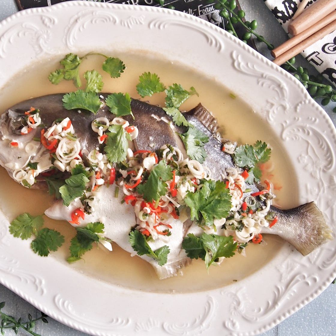 Thai Steamed Fish with Garlic & Lime