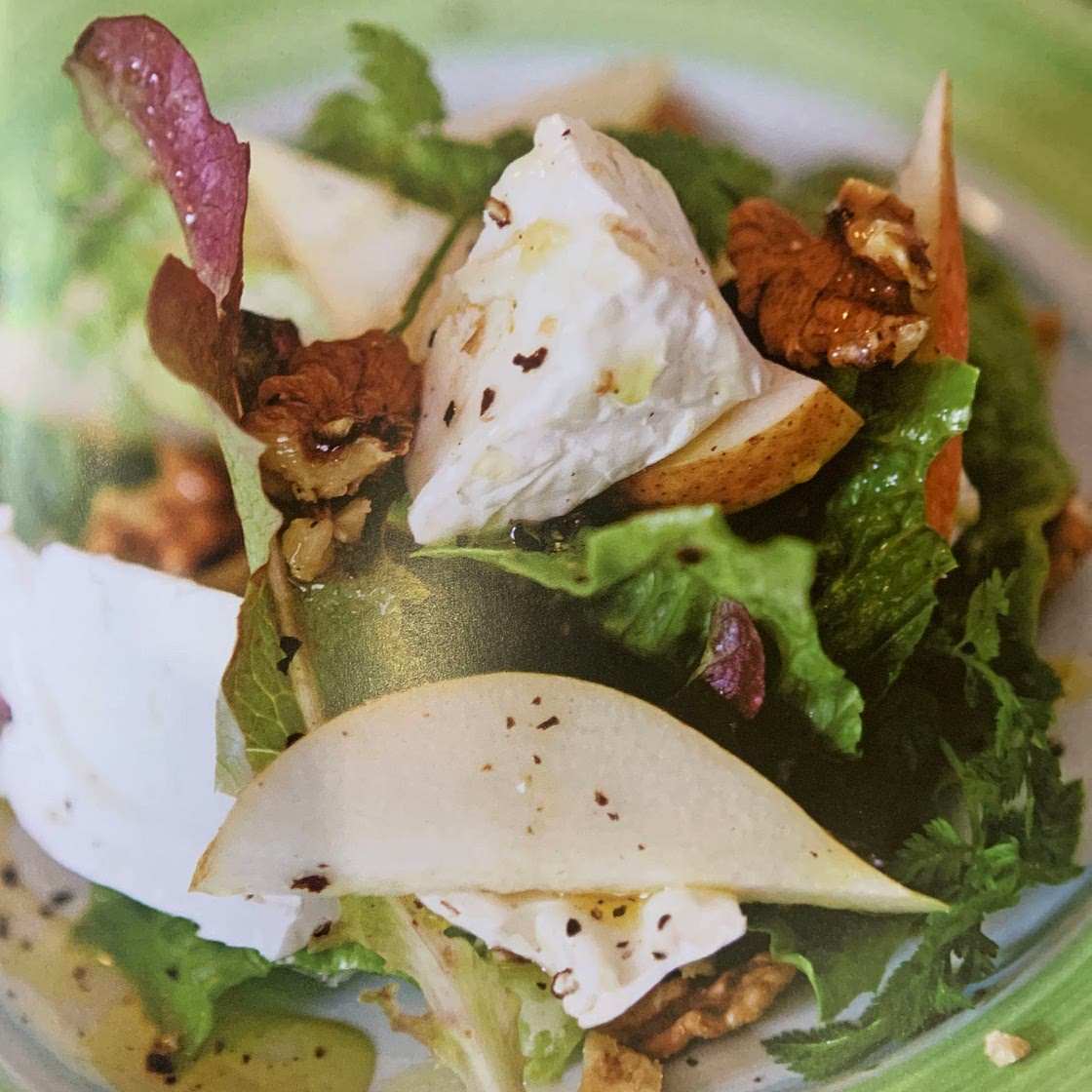 Goat’s cheese, pear and walnut salad
