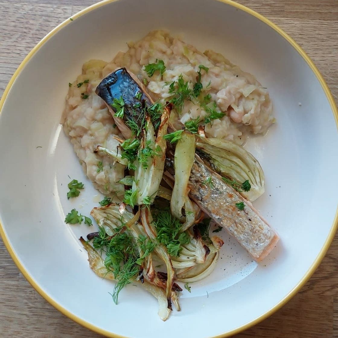 Salmon & fennel with cannellini bean mash