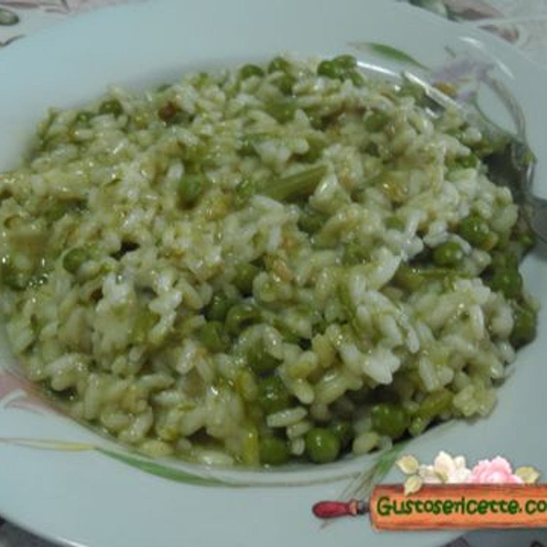 Risotto piselli asparagi e pecorino - Gustose ricette di cucina