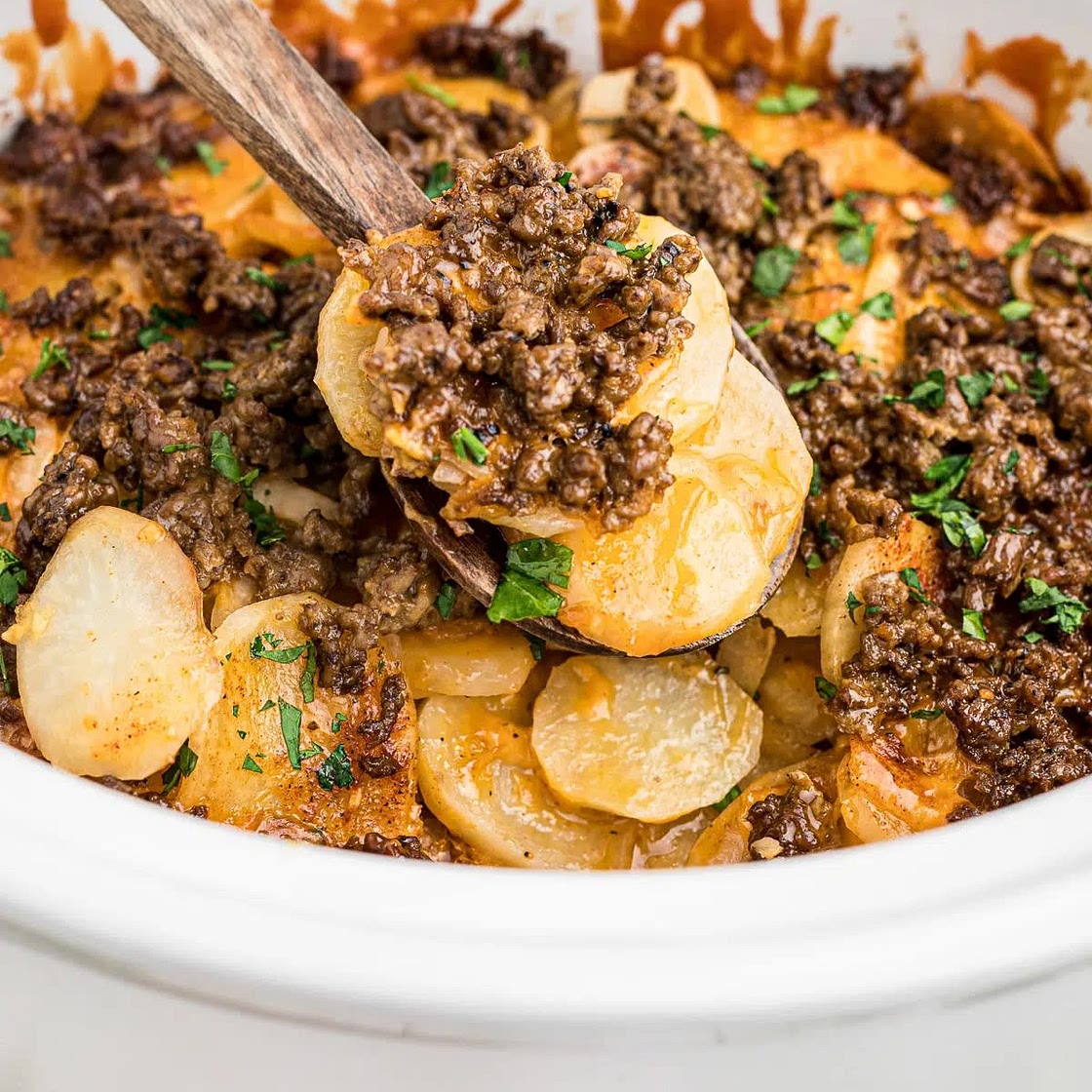Crockpot Beef and Potatoes Au Gratin