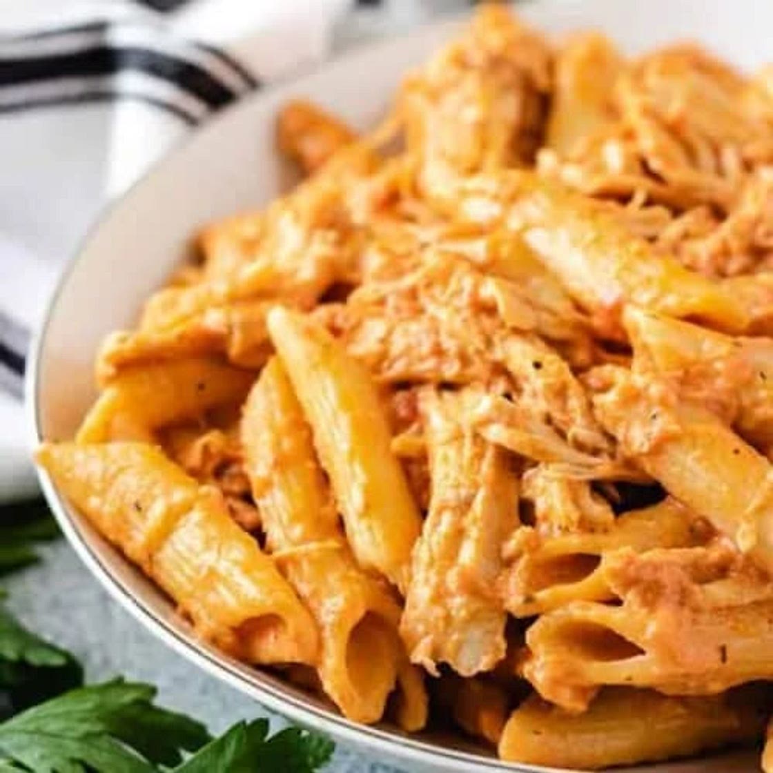 Slow Cooker Creamy Chicken Pasta
