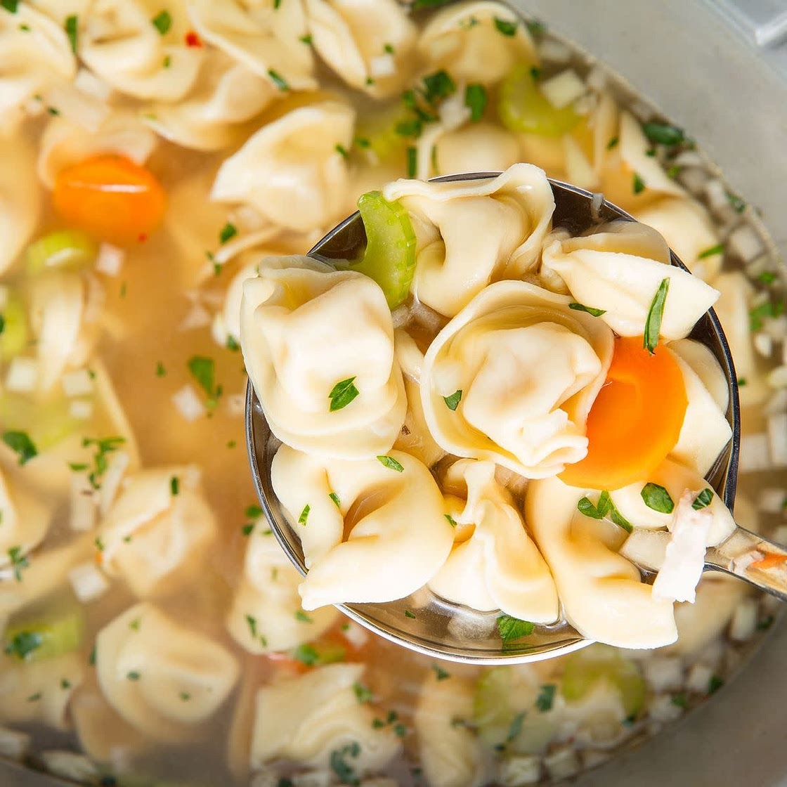 Slow Cooker Chicken Tortellini Soup