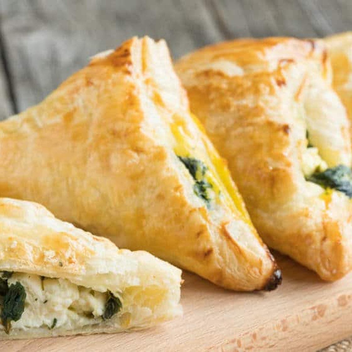 Blätterteig-Taschen mit Feta und Spinat