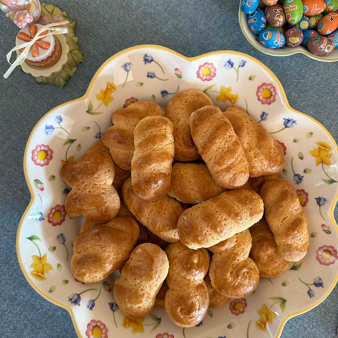 Koulourakia - Greek Easter Cookies