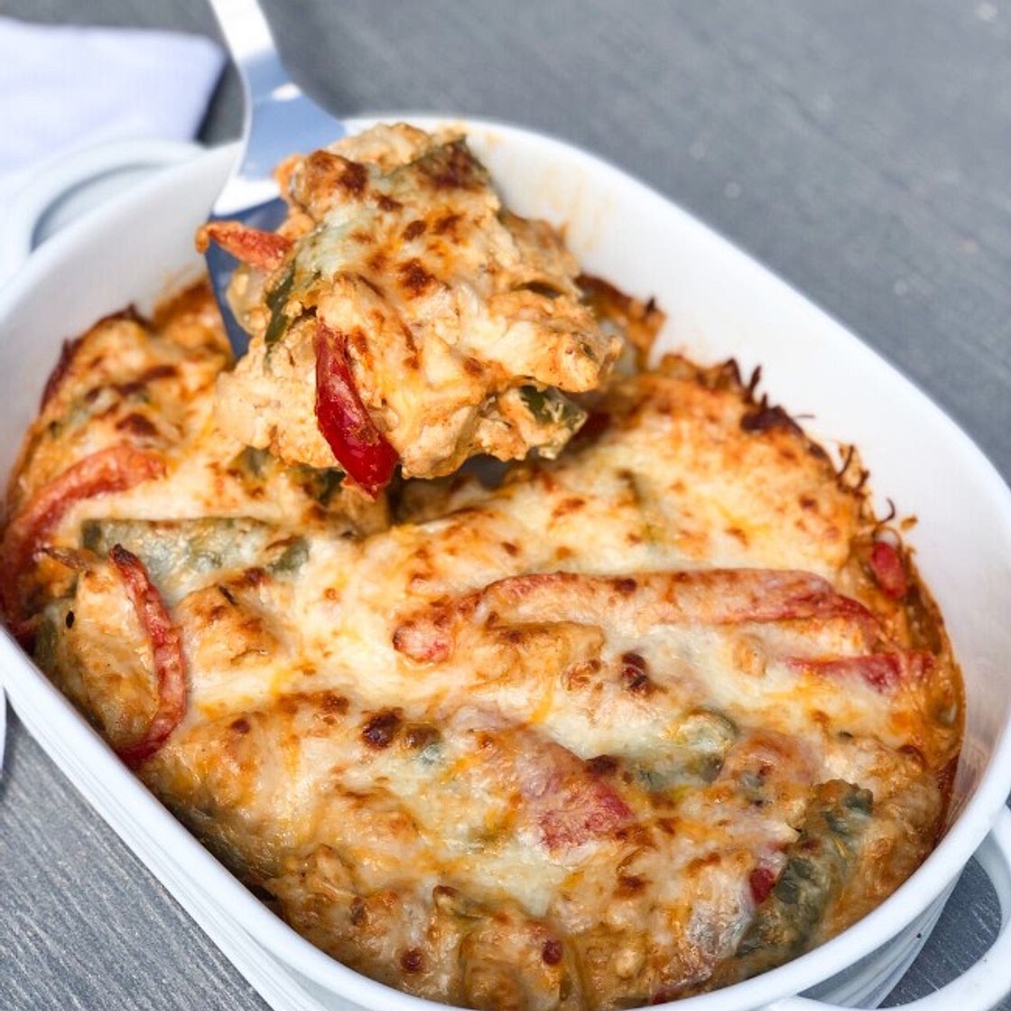 CREAMY CHICKEN FAJITA CASSEROLE – LOW CARB, KETO FRIENDLY