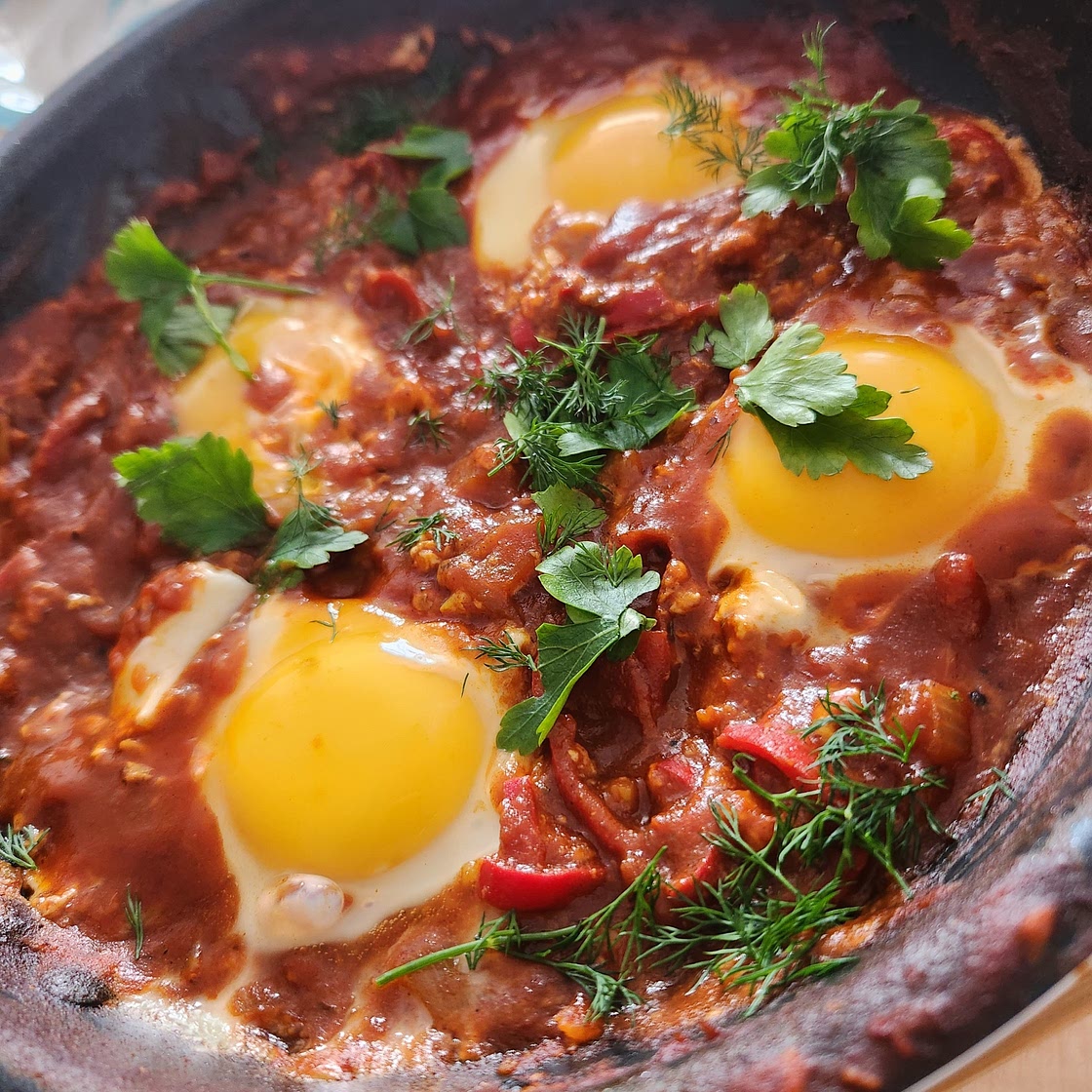 Home-friendly shakshuka