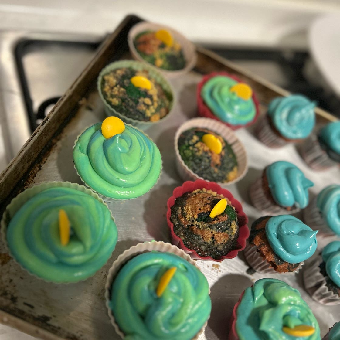 Easy Homemade Vanilla Cupcakes Recipe