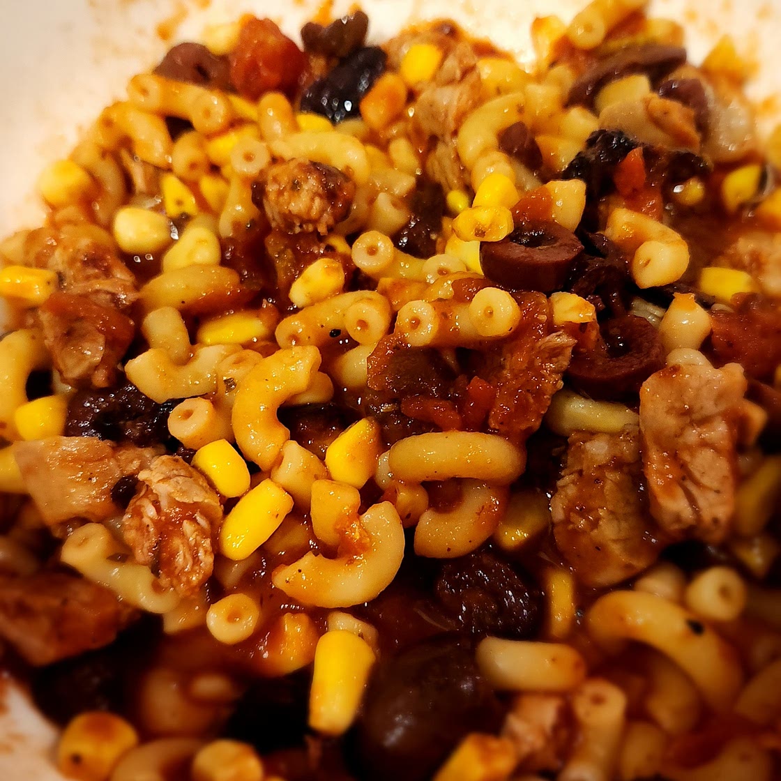 Macarrão Vermelho com Porco