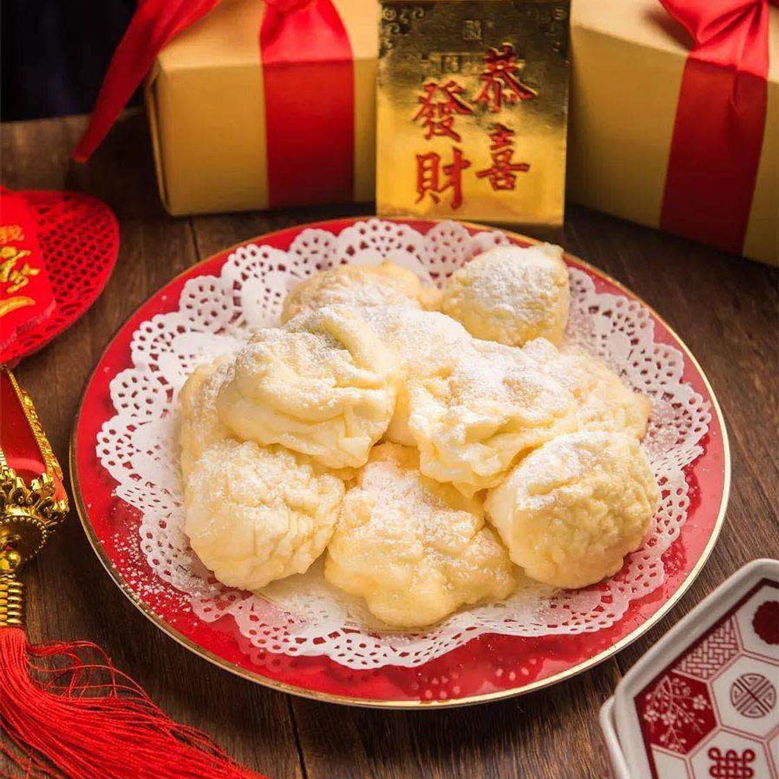 Snow Cloud (Chinese red bean dessert)