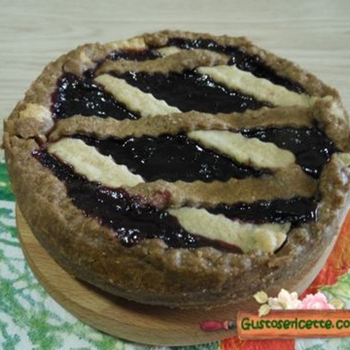 Crostata due strati con marmellata di uva fragola - Gustose ricette di cucina