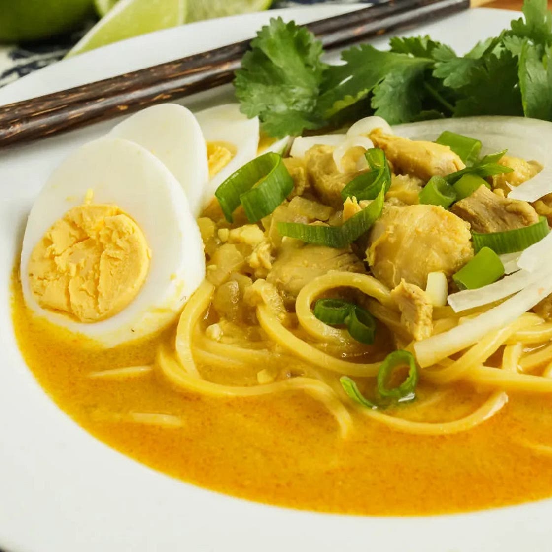 Ohn no khao swè