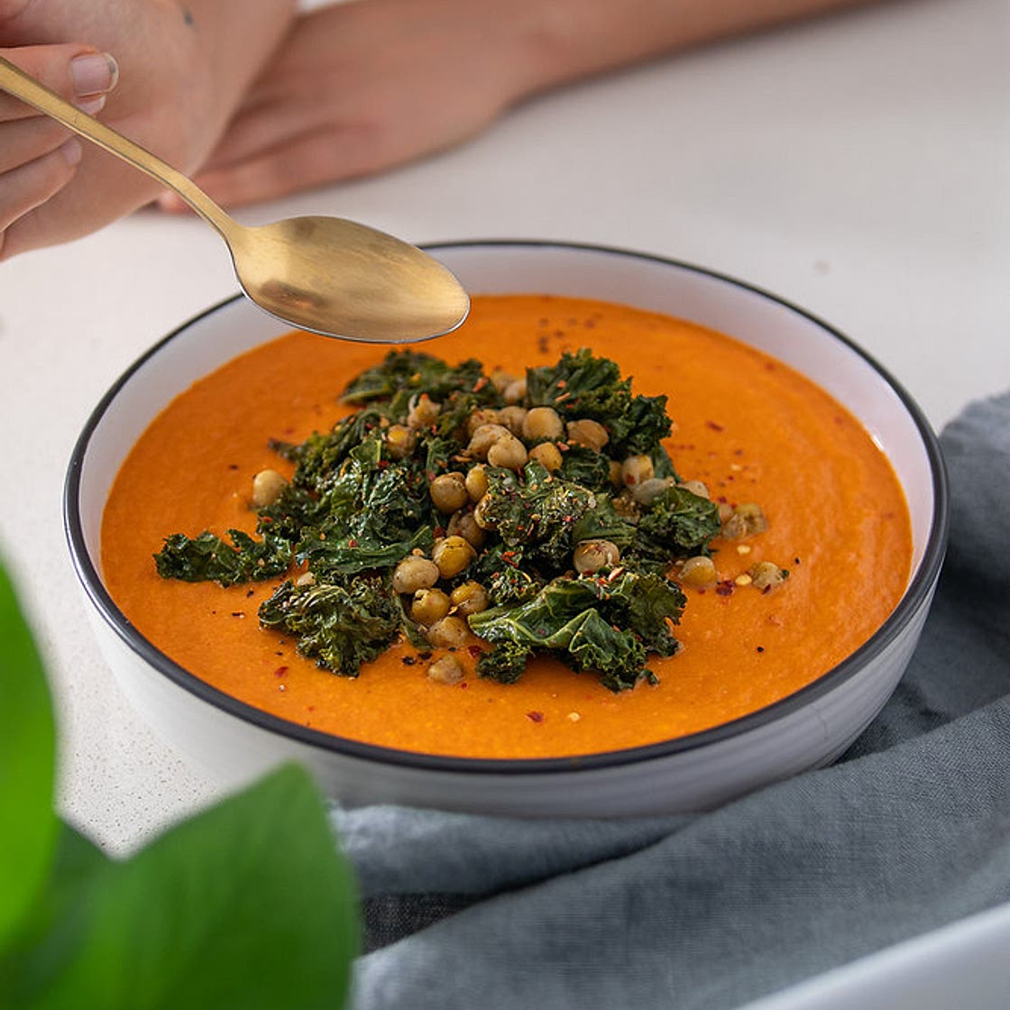ROASTED CAULIFLOWER & CAPSICUM SOUP