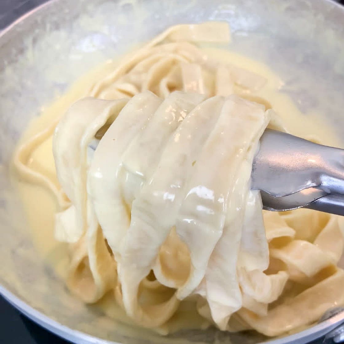 FETTUCCINE ALFREDO