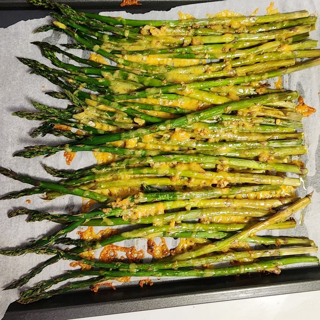 Cheesy Garlic Roasted Asparagus
