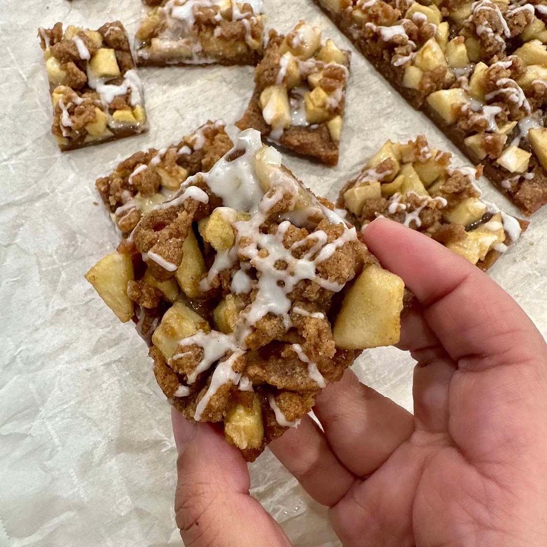 Apple streusel bars