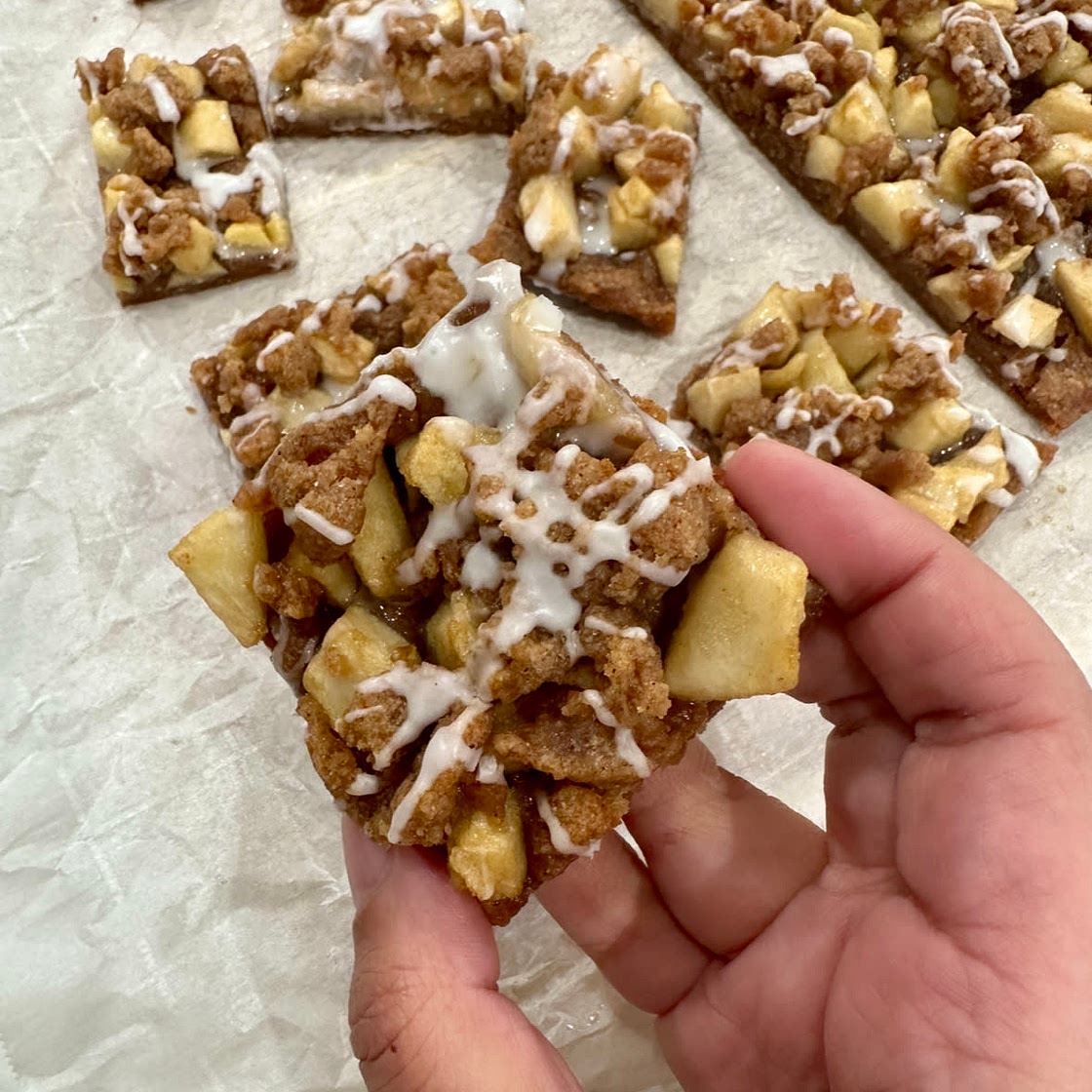 Apple streusel bars