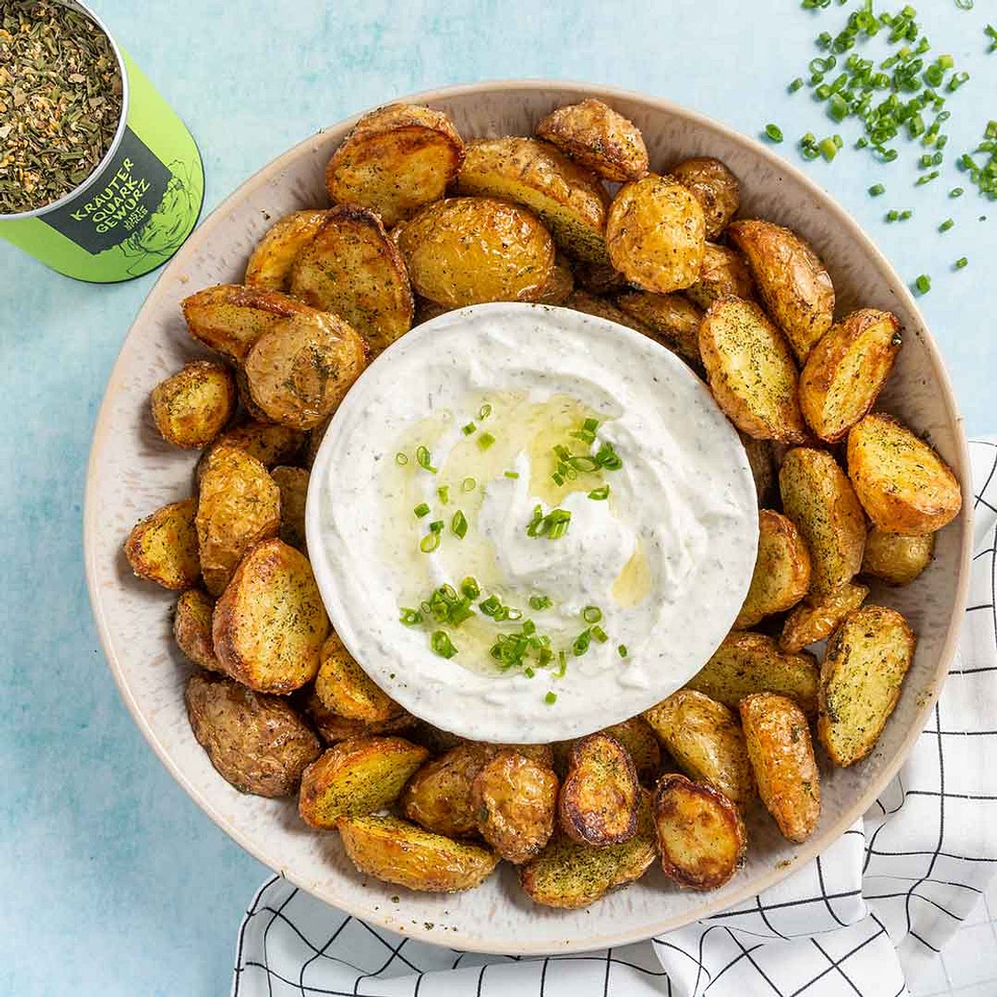 Gebackene Kartoffeln mit Kräuterquark