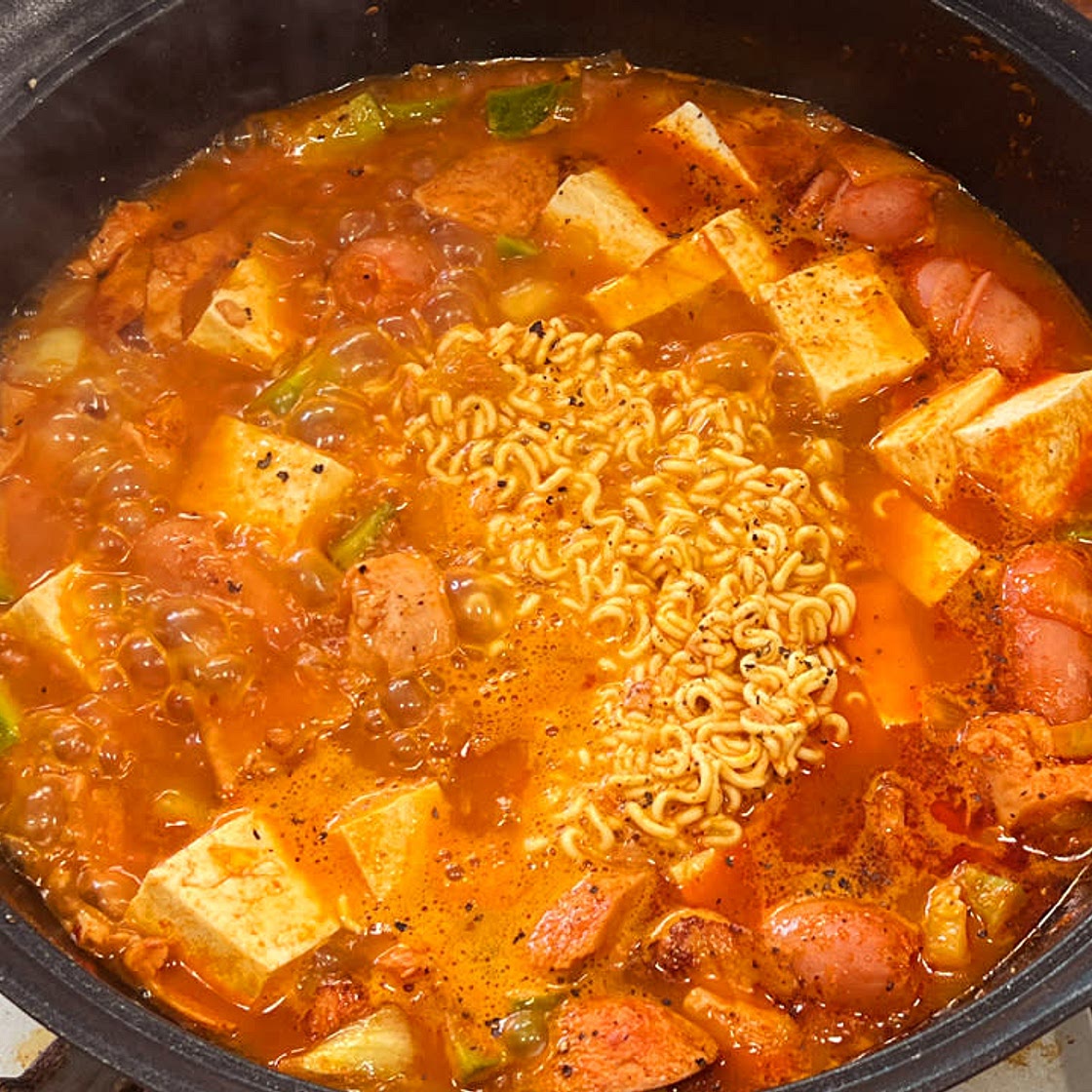 햄 듬뿍 고추장찌개