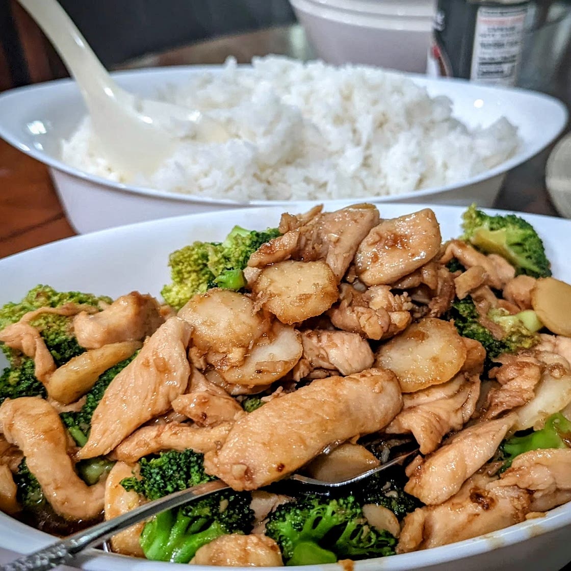 Chicken and Broccoli with Brown Sauce