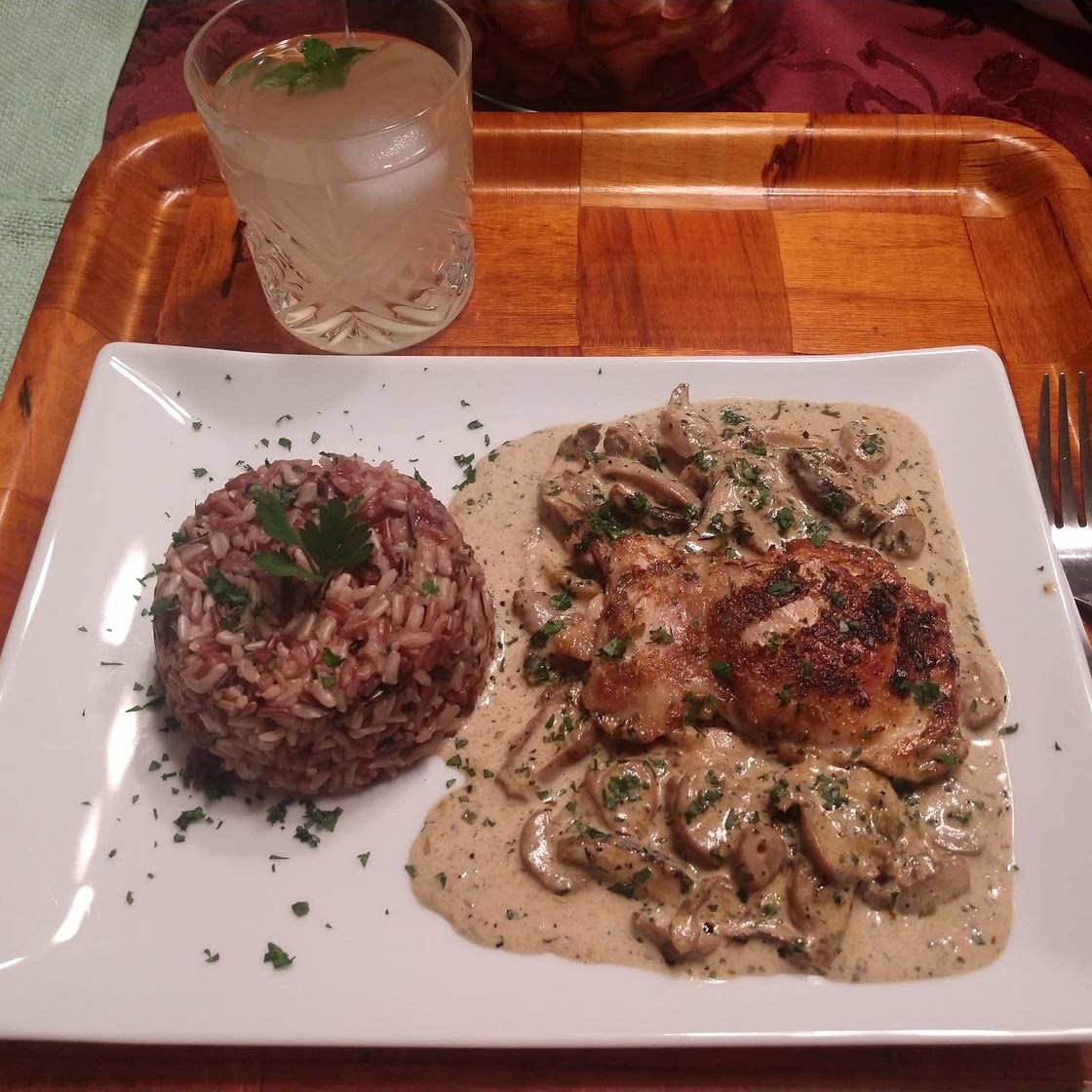 Creamy Garlic Mushroom Chicken Thighs