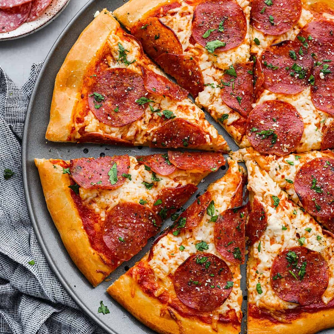 Salami Pizza