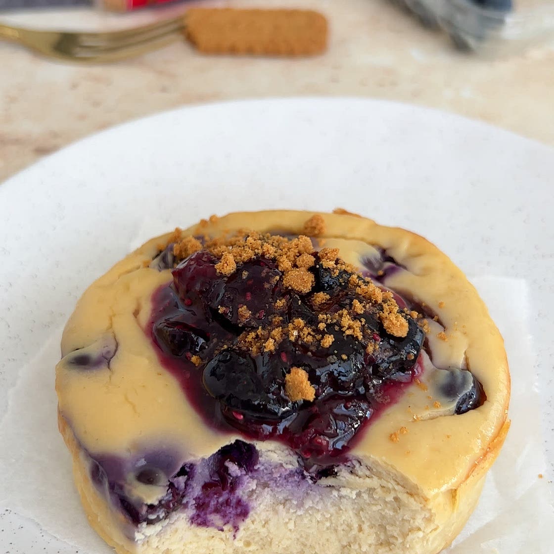 Baked blueberry cheesecake