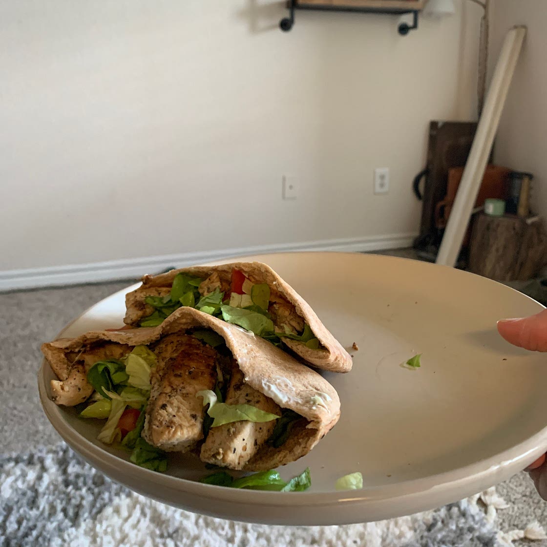 Greek-style chicken pittas