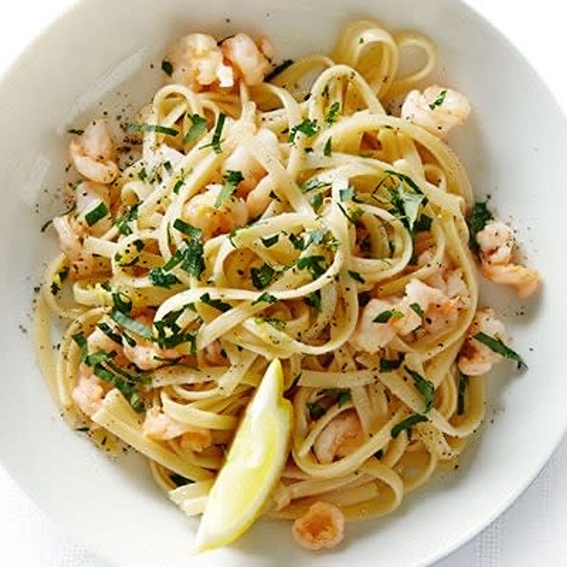 Spaghetti with garlic prawns