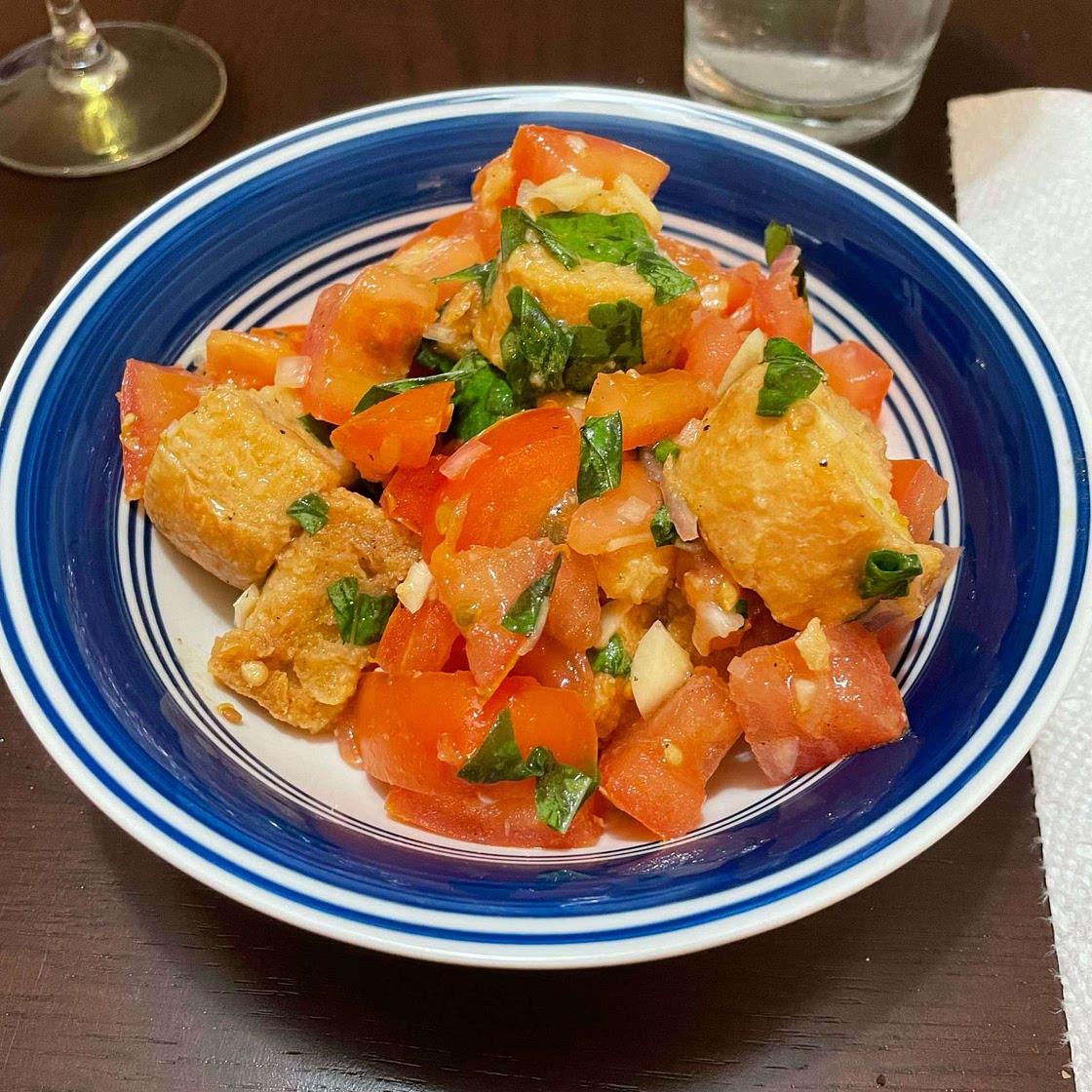 Classic Panzanella Salad (Tuscan-Style Tomato and Bread Salad) Recipe