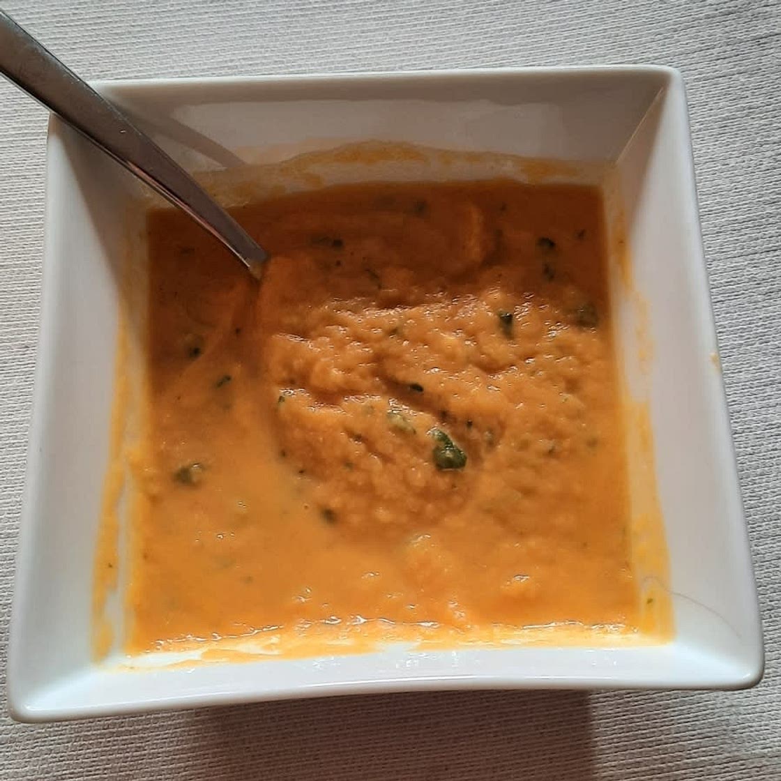 Carrot & coriander soup