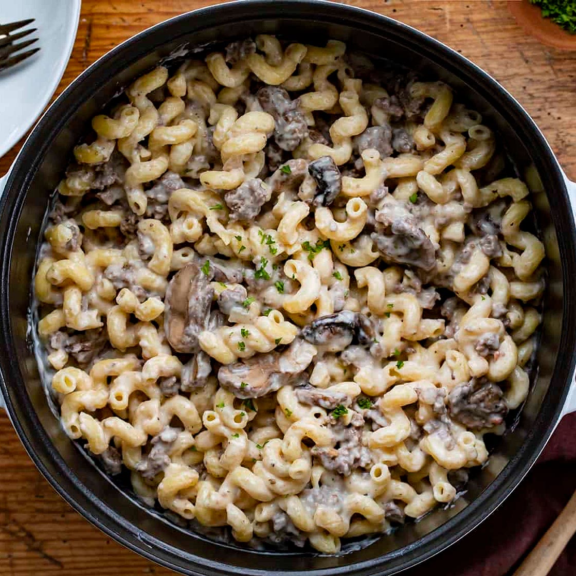 Beef stroganoff mac & cheese