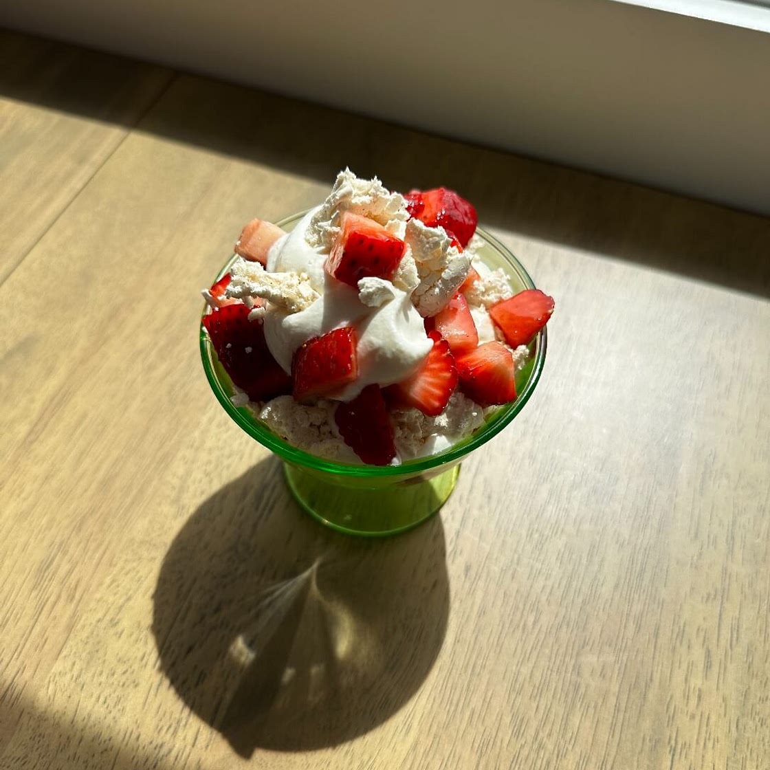 Strawberry Rhubarb Eton Mess