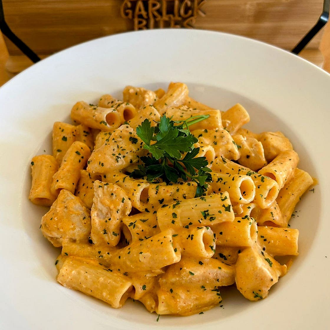 Creamy Garlic Chicken Rigatoni