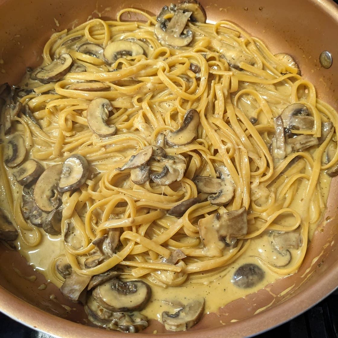 One Pot Creamy Mushroom Pasta